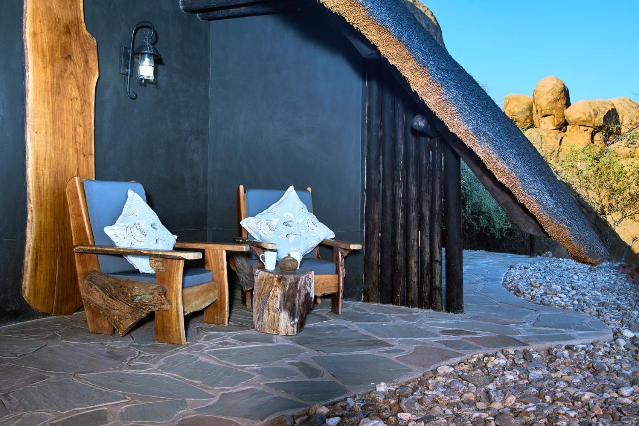 Ai Aiba - The Rock Painting Lodge Omaruru Exterior foto