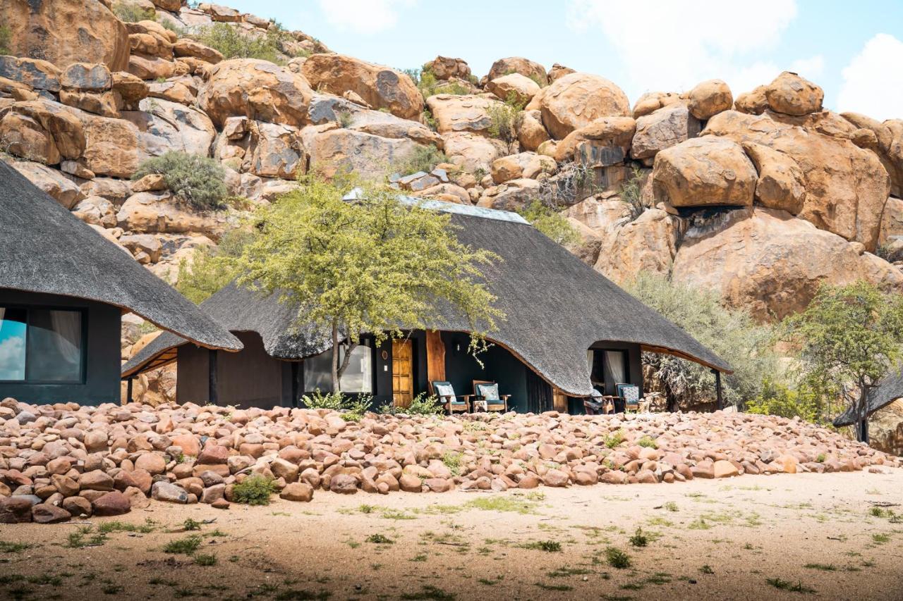 Ai Aiba - The Rock Painting Lodge Omaruru Exterior foto