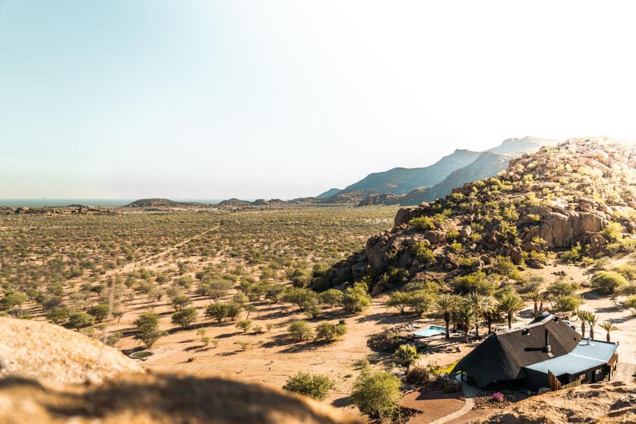 Ai Aiba - The Rock Painting Lodge Omaruru Exterior foto